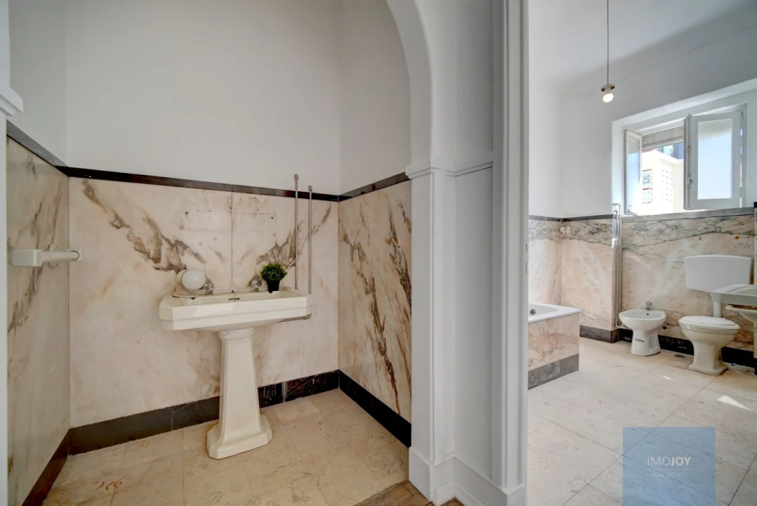 Apartamento T5 para Venda em Avenidas Novas Foto 17