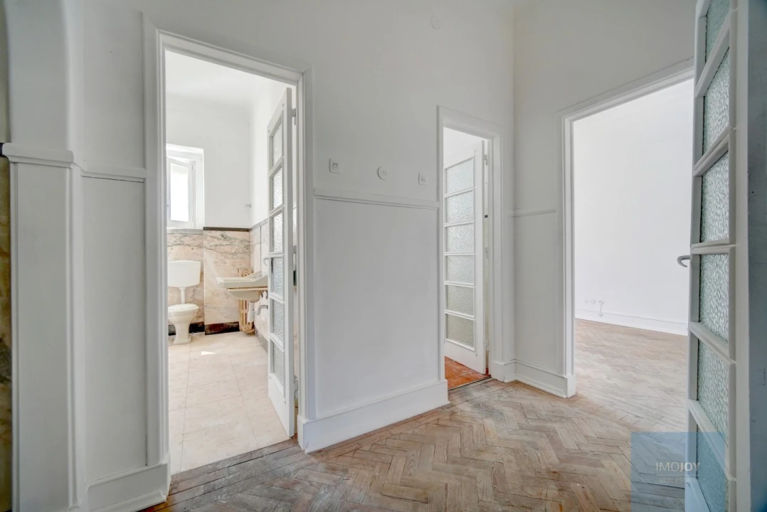 Apartamento T5 para Venda em Avenidas Novas Foto 20