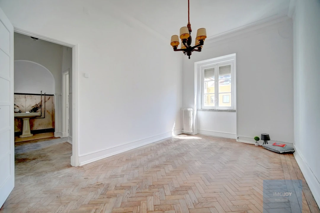 Apartamento T5 para Venda em Avenidas Novas Foto 26