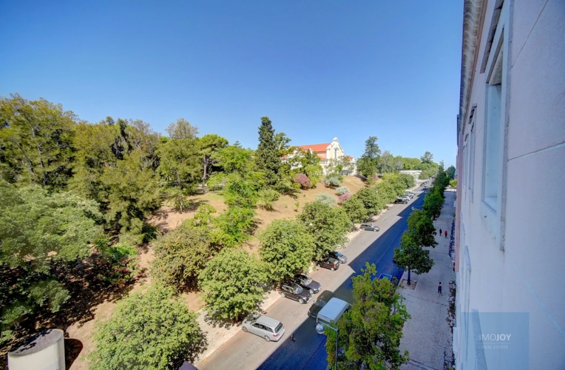Apartamento T5 para Venda em Avenidas Novas Foto 32