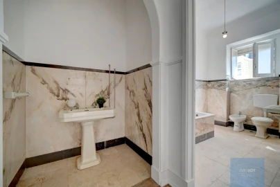 Apartamento T5 para Venda em Avenidas Novas