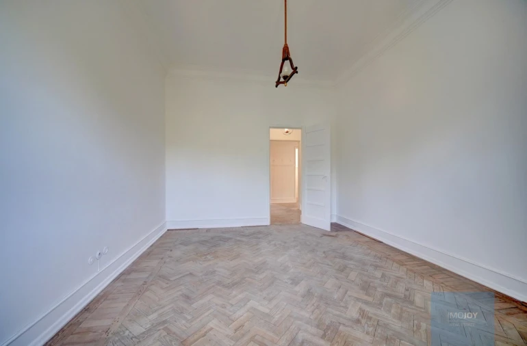 Apartamento T5 para Venda em Avenidas Novas Foto 23
