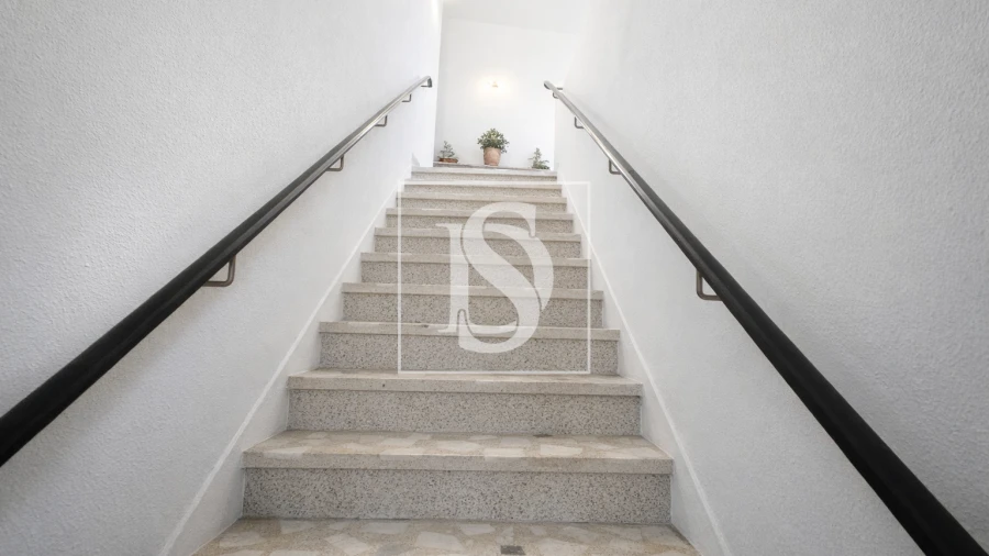 Moradia T7 para Venda em Alqueidão Foto 30