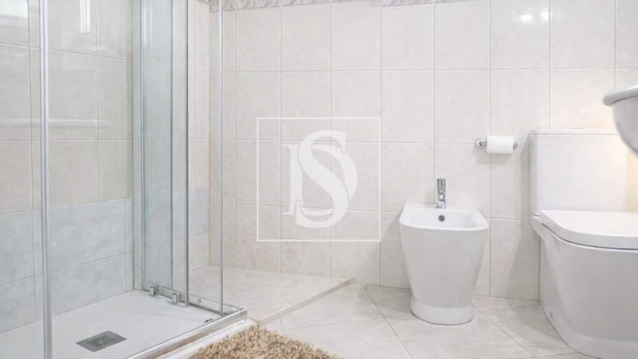 Moradia T7 para Venda em Alqueidão Foto 11