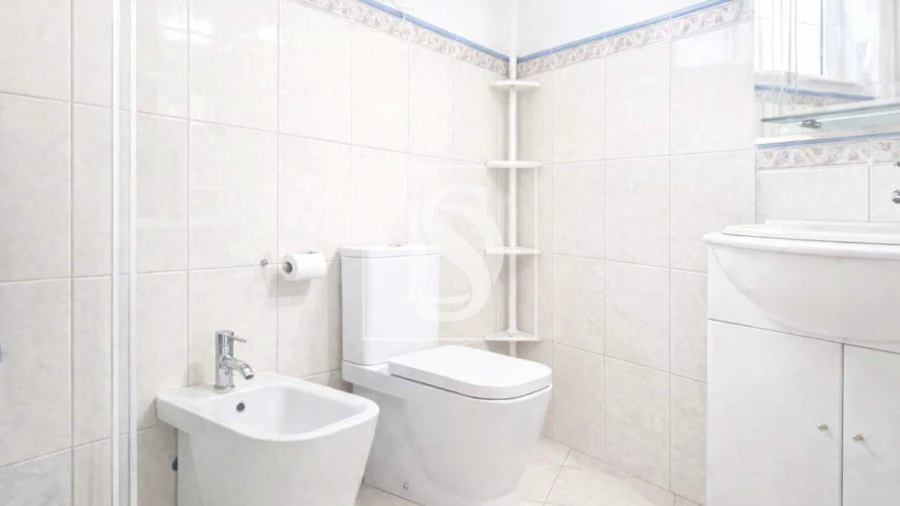 Moradia T7 para Venda em Alqueidão Foto 12