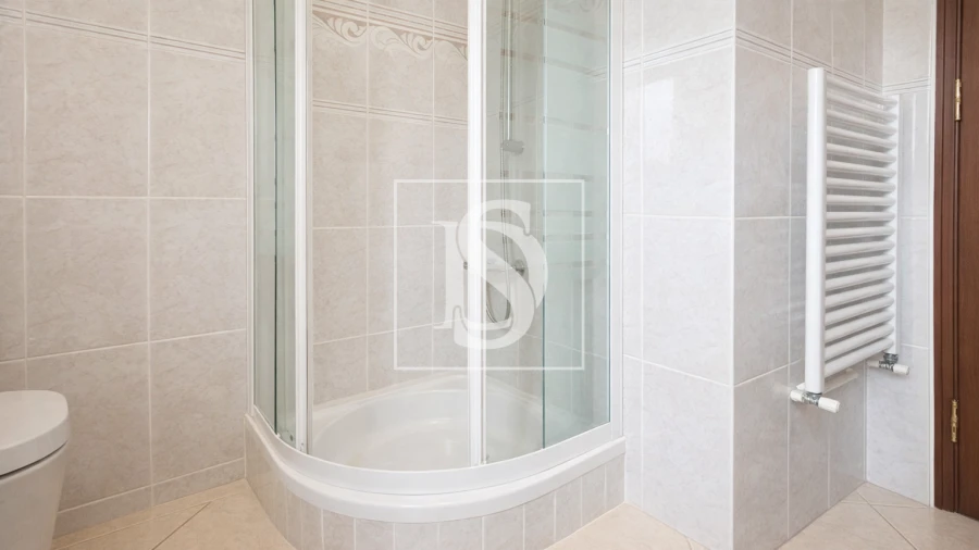 Moradia T7 para Venda em Alqueidão Foto 34