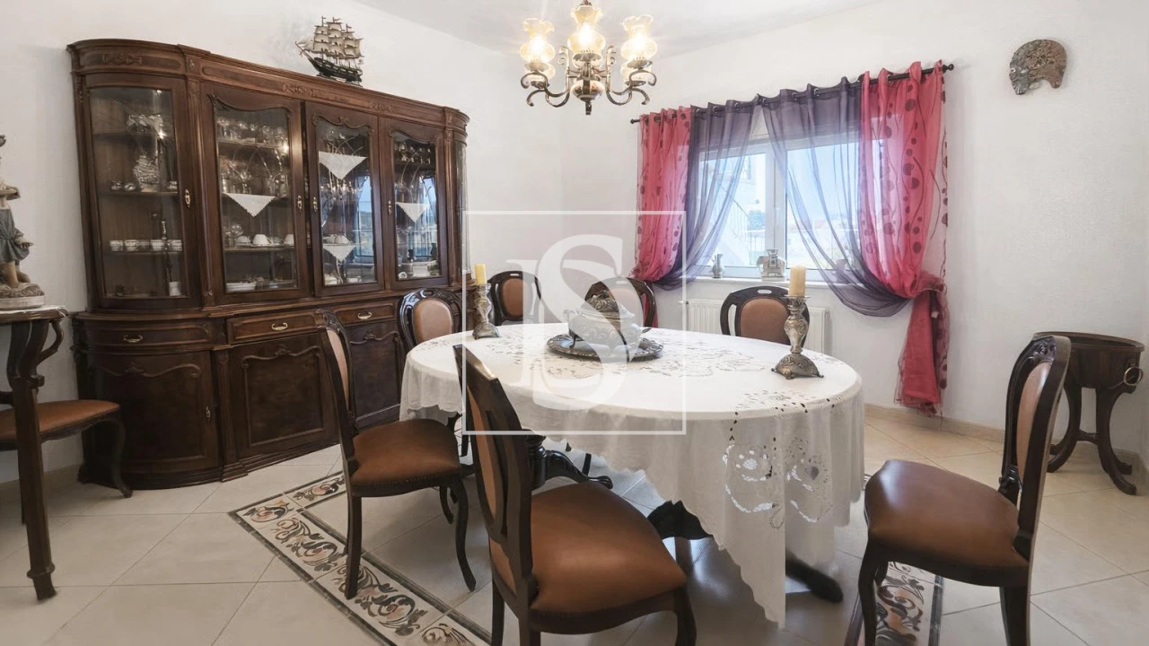 Moradia T7 para Venda em Alqueidão Foto 42