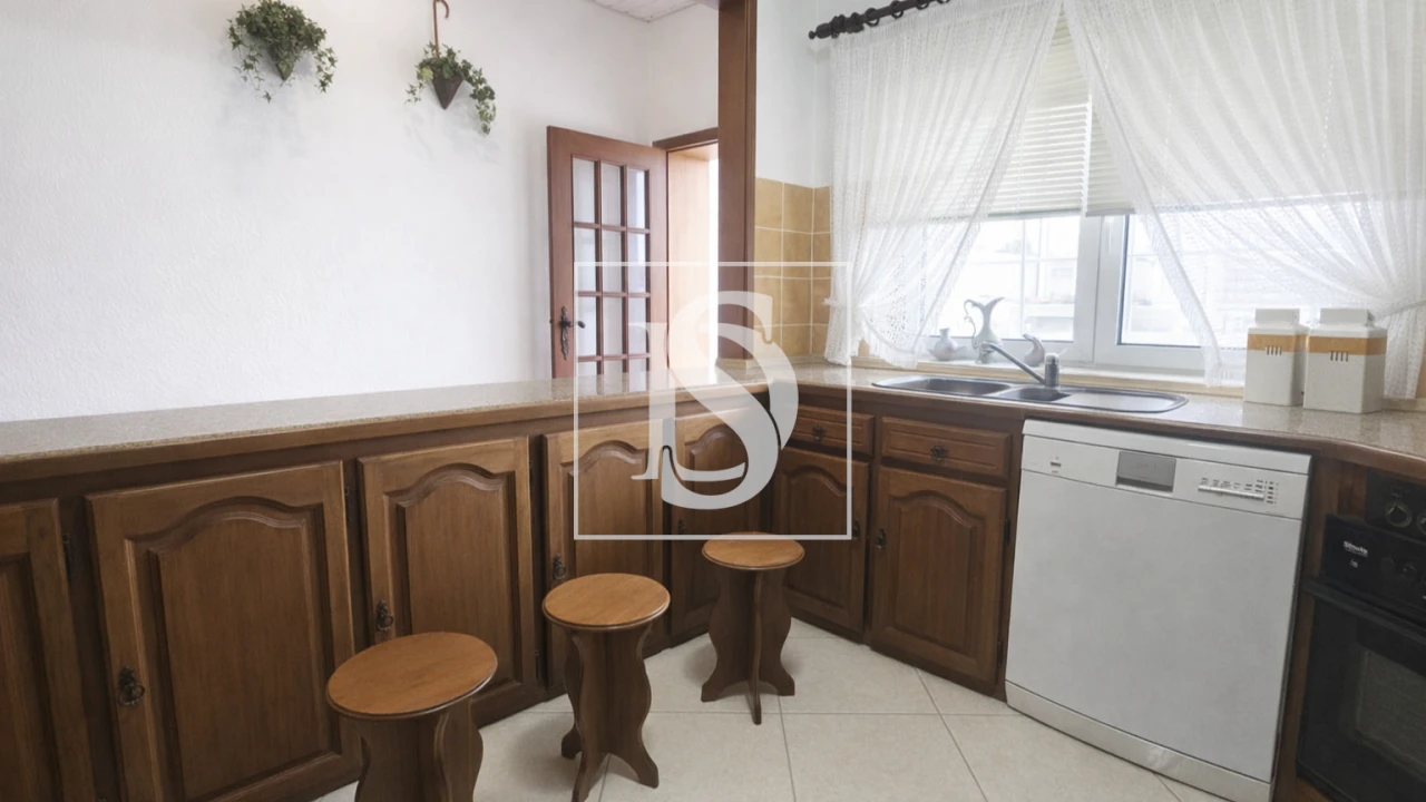 Moradia T7 para Venda em Alqueidão Foto 44