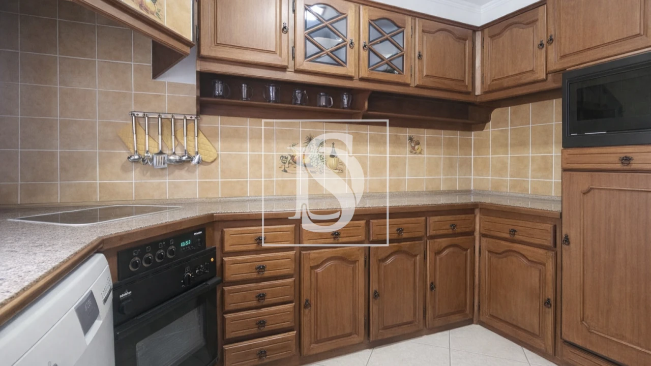 Moradia T7 para Venda em Alqueidão Foto 48