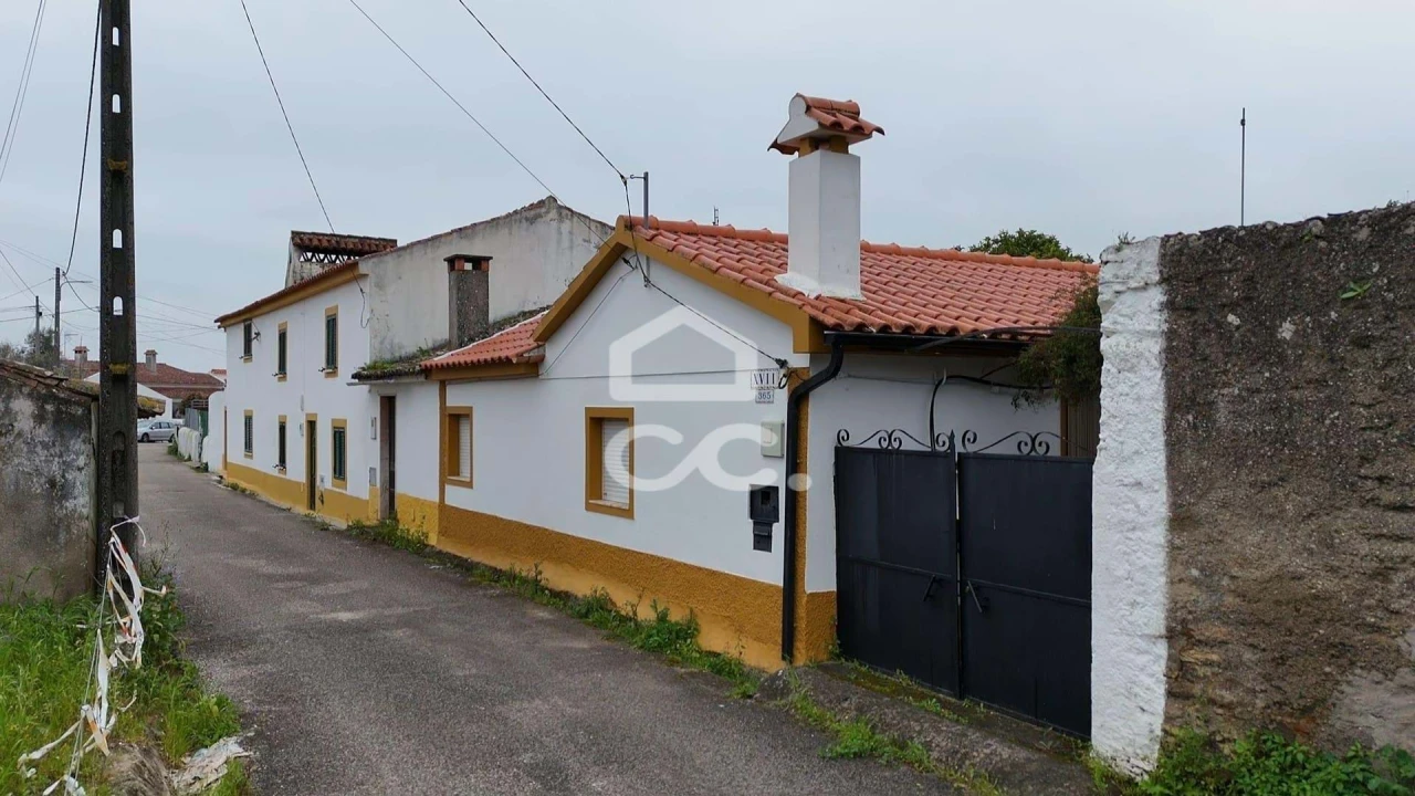 Moradia T2 para Venda em Mouriscas Foto 1
