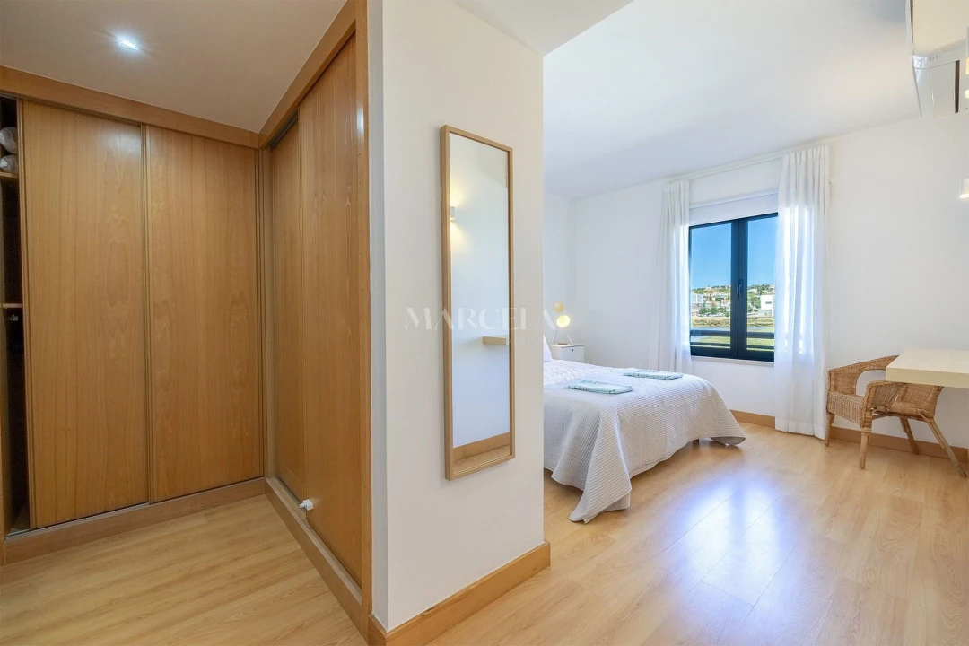 Apartamento T2 para Arrendamento em Lagos (São Sebastião e Santa Maria) Foto 43