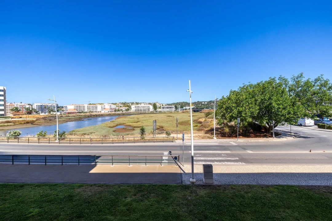 Apartamento T2 para Arrendamento em Lagos (São Sebastião e Santa Maria) Foto 42