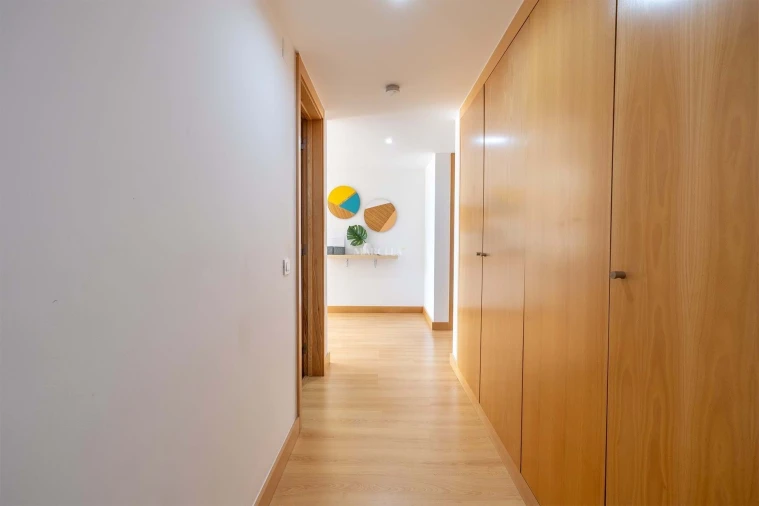 Apartamento T2 para Arrendamento em Lagos (São Sebastião e Santa Maria) Foto 15