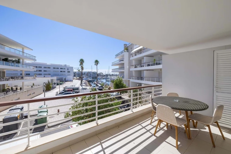 Apartamento T2 para Arrendamento em Lagos (São Sebastião e Santa Maria) Foto 3