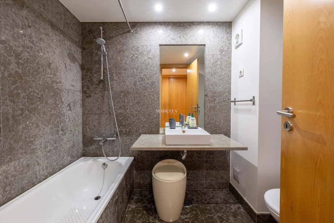 Apartamento T2 para Arrendamento em Lagos (São Sebastião e Santa Maria) Foto 18