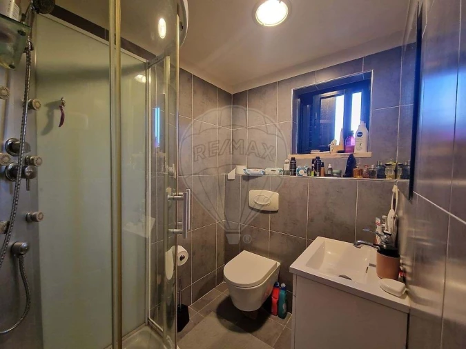 Apartamento T2 para Venda em Ramada e Caneças Foto 13