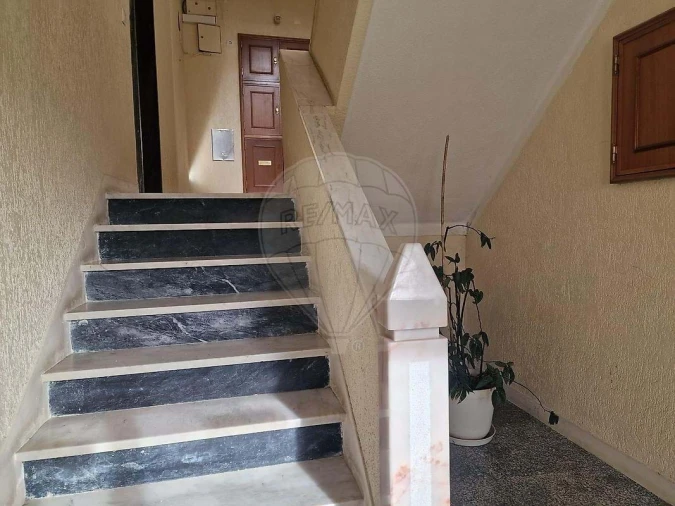 Apartamento T2 para Venda em Ramada e Caneças Foto 15