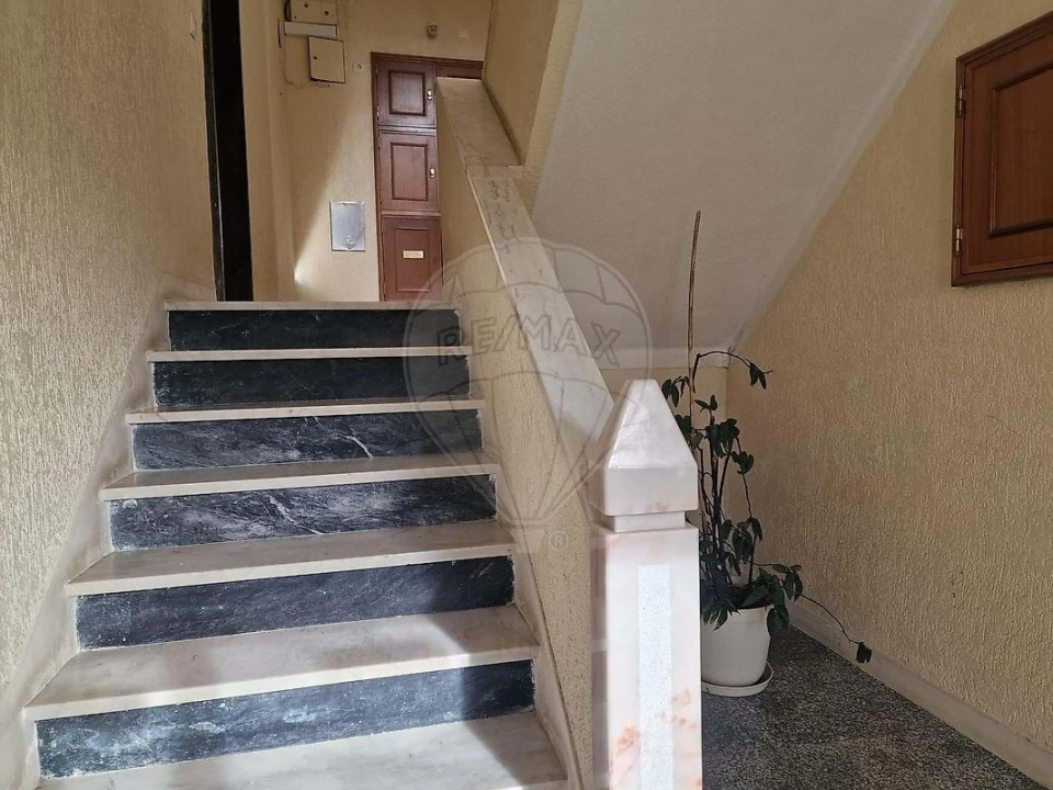 Apartamento T2 para Venda em Ramada e Caneças Foto 15