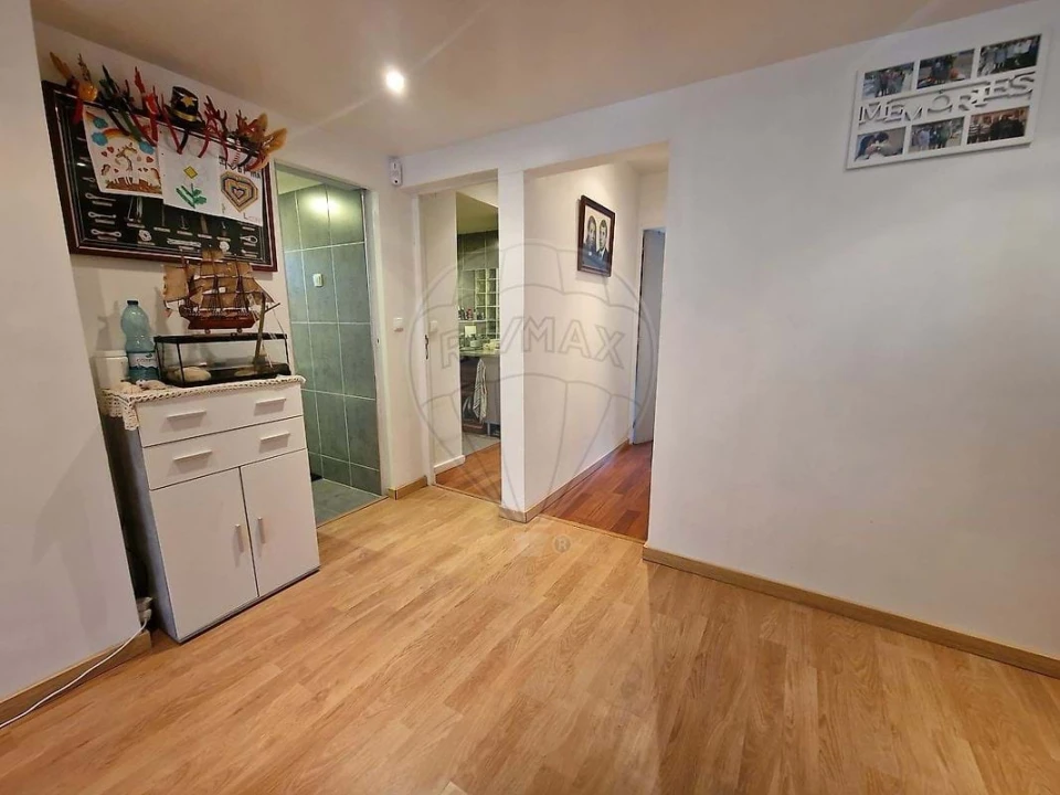 Apartamento T2 para Venda em Ramada e Caneças Foto 5