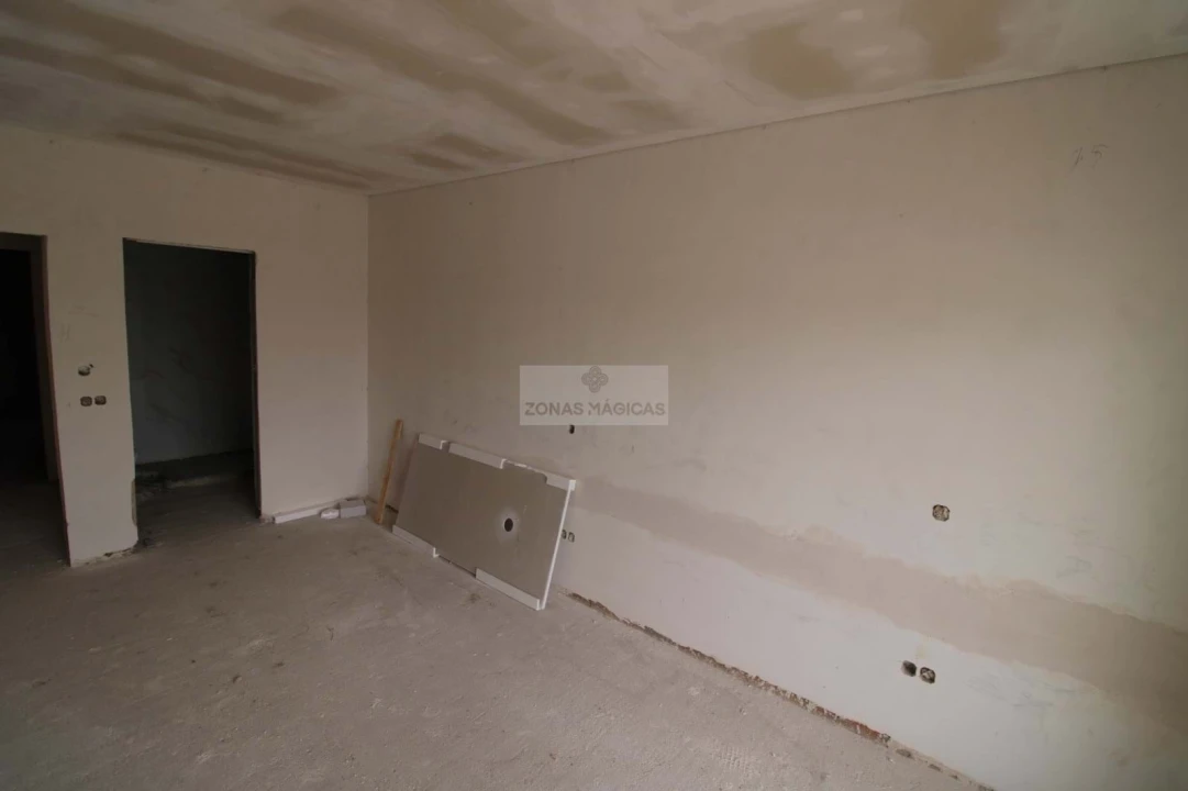 Moradia T4 para Venda em Mexilhoeira Grande Foto 28