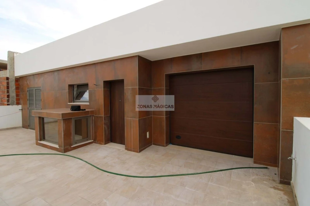 Moradia T4 para Venda em Mexilhoeira Grande Foto 10