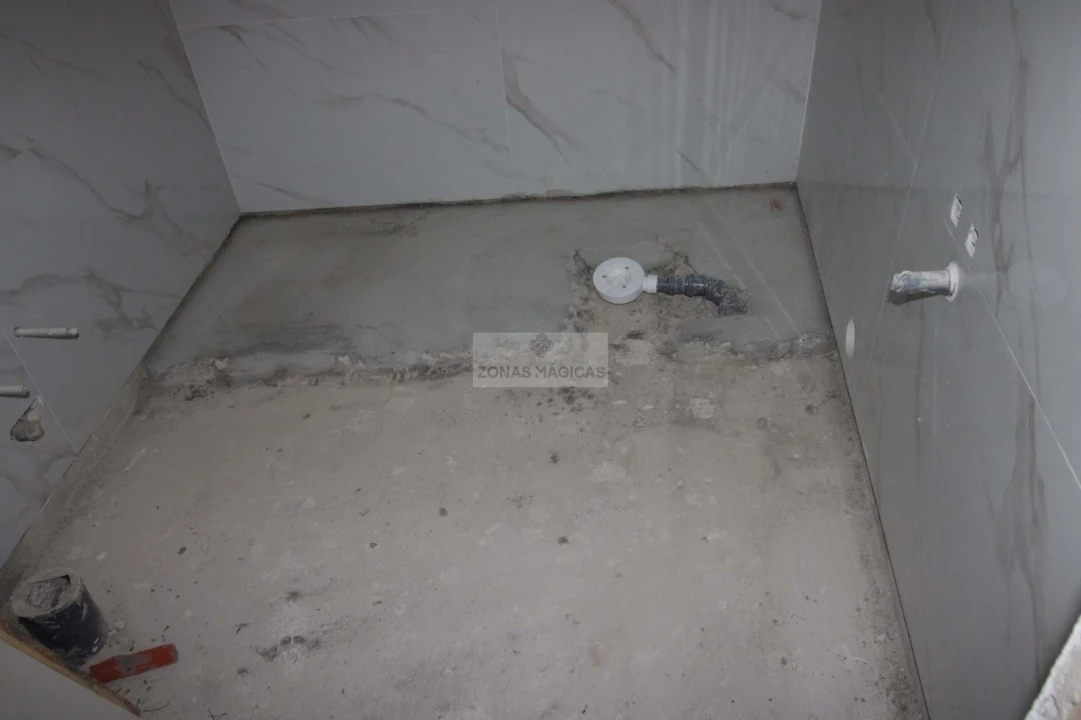 Moradia T4 para Venda em Mexilhoeira Grande Foto 26