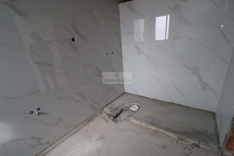 Moradia T4 para Venda em Mexilhoeira Grande Foto 31