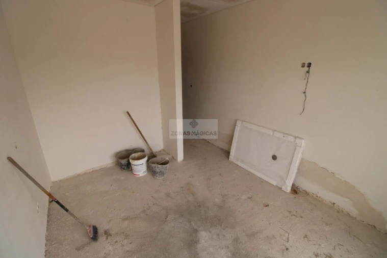 Moradia T4 para Venda em Mexilhoeira Grande Foto 30