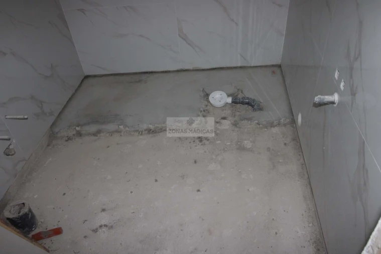 Moradia T4 para Venda em Mexilhoeira Grande Foto 26