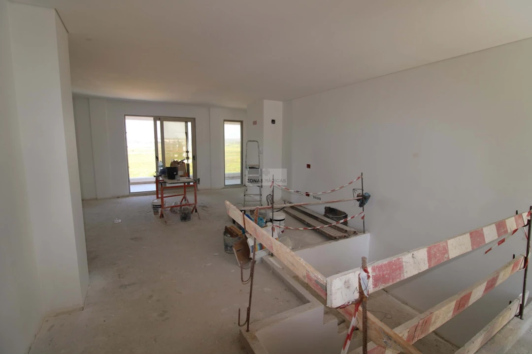 Moradia T4 para Venda em Mexilhoeira Grande Foto 6