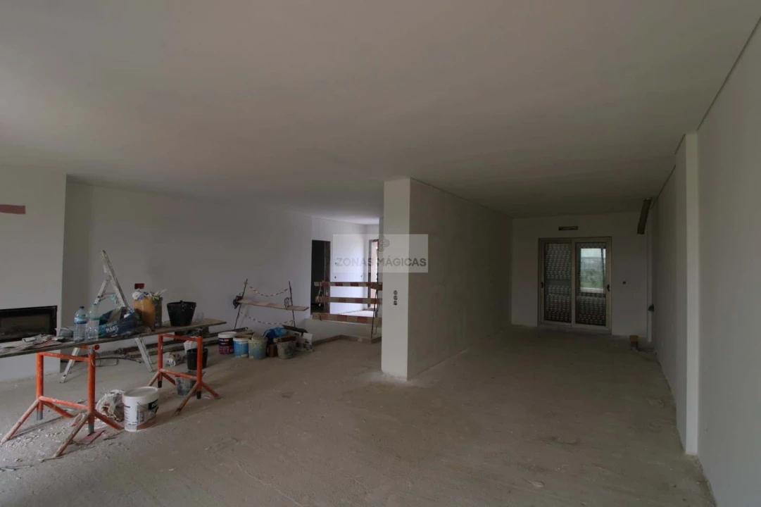 Moradia T4 para Venda em Mexilhoeira Grande Foto 16