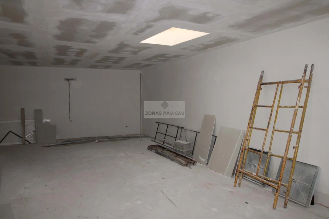 Moradia T4 para Venda em Mexilhoeira Grande Foto 24