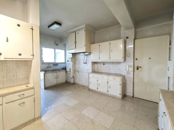 Apartamento T4 para Venda em Alvalade Foto 8