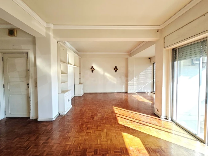 Apartamento T4 para Venda em Alvalade Foto 7