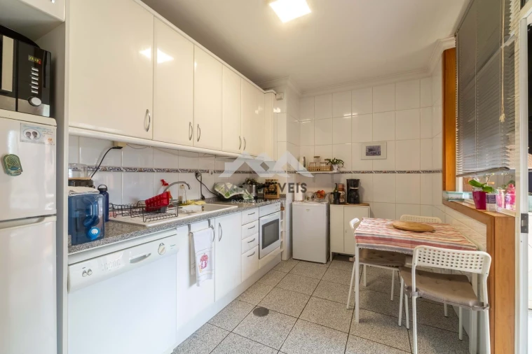 Apartamento T2 para Arrendamento em Rio Tinto Foto 12