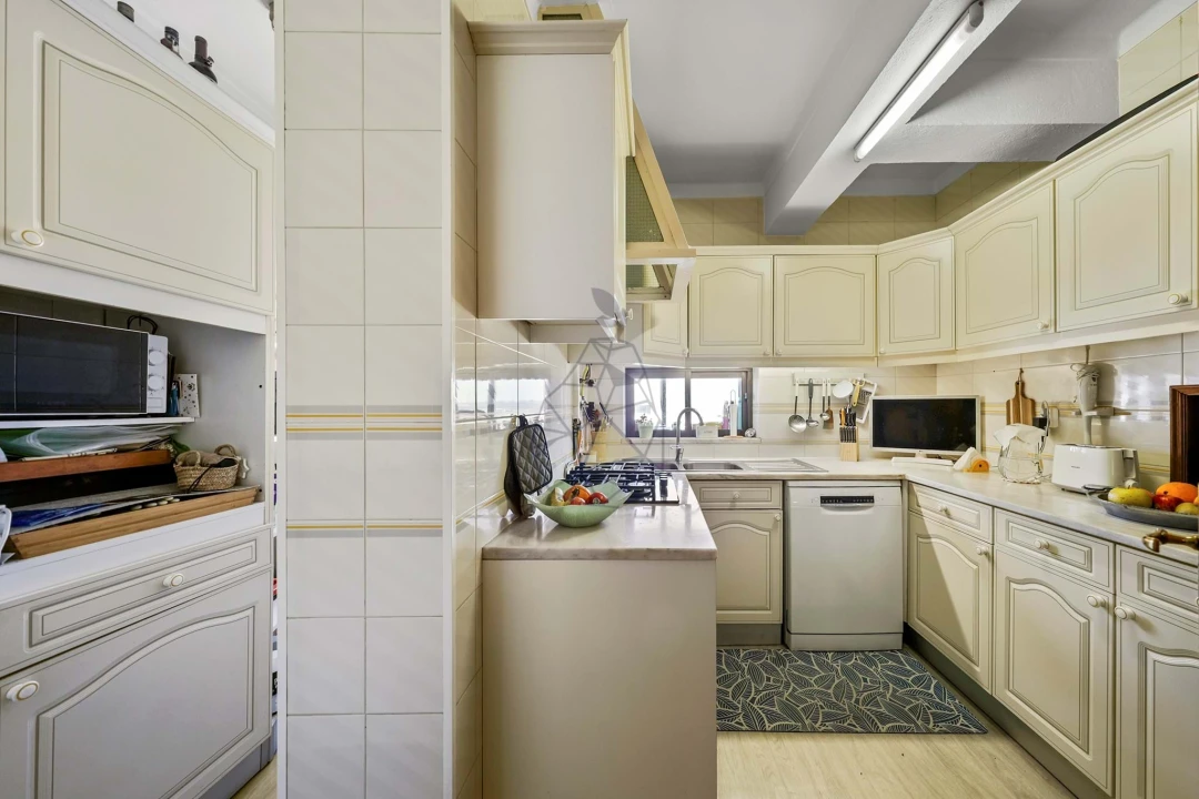 Apartamento T4 para Venda em Portimão Foto 12