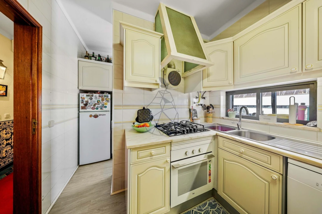 Apartamento T4 para Venda em Portimão Foto 4