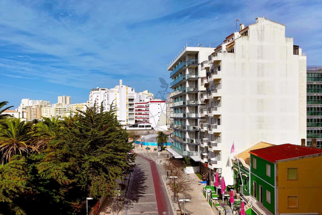 Apartamento T4 para Venda em Portimão Foto 63