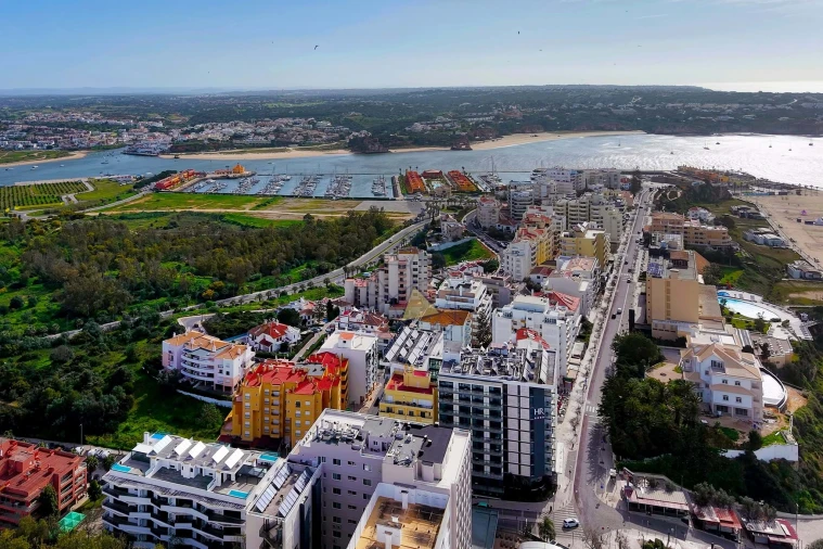 Apartamento T4 para Venda em Portimão Foto 68