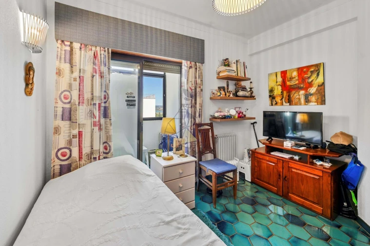 Apartamento T4 para Venda em Portimão Foto 9