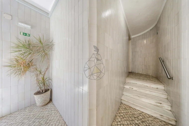 Apartamento T4 para Venda em Portimão Foto 60