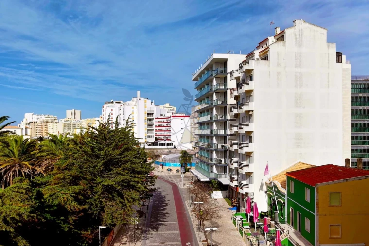 Apartamento T4 para Venda em Portimão Foto 63
