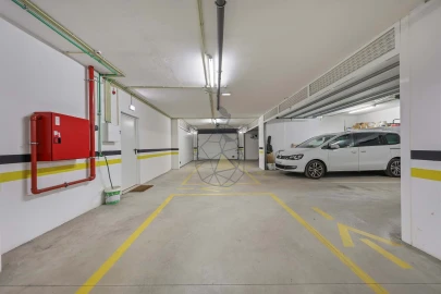 Apartamento T5 para Venda em Portimão