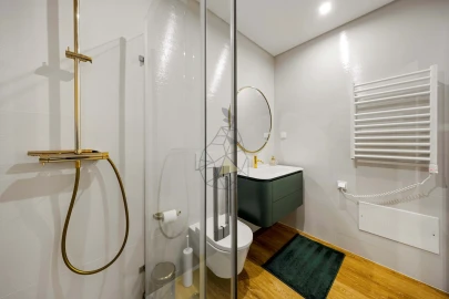 Apartamento T5 para Venda em Portimão