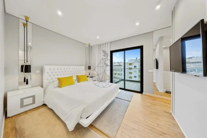 Apartamento T5 para Venda em Portimão