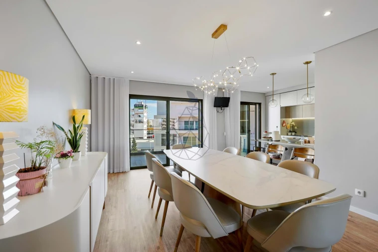 Apartamento T5 para Venda em Portimão Foto 11