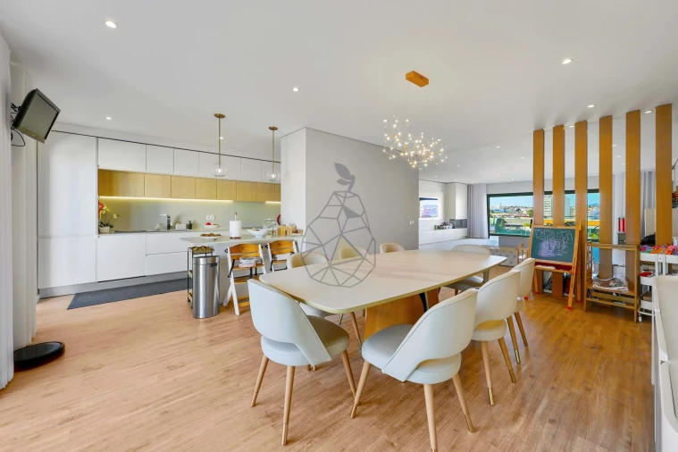 Apartamento T5 para Venda em Portimão Foto 3