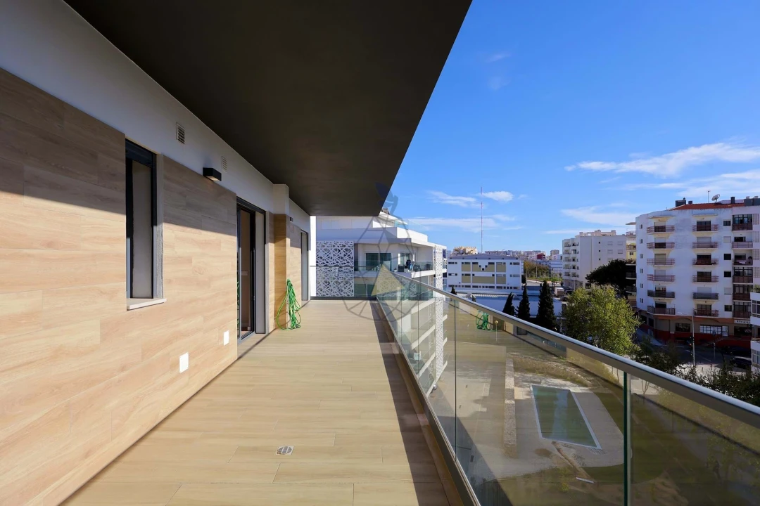 Apartamento T5 para Venda em Portimão Foto 52