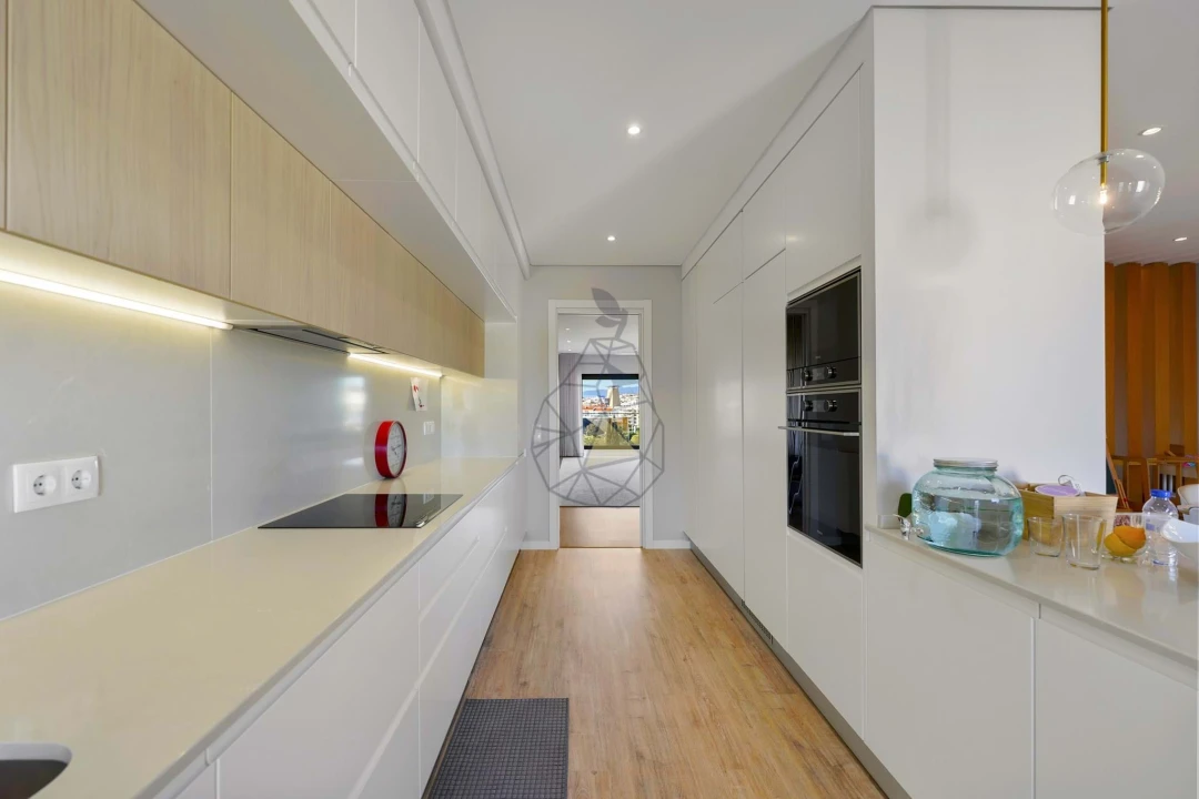Apartamento T5 para Venda em Portimão Foto 29