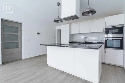 Moradia T6 para Venda em Loule (São Clemente)